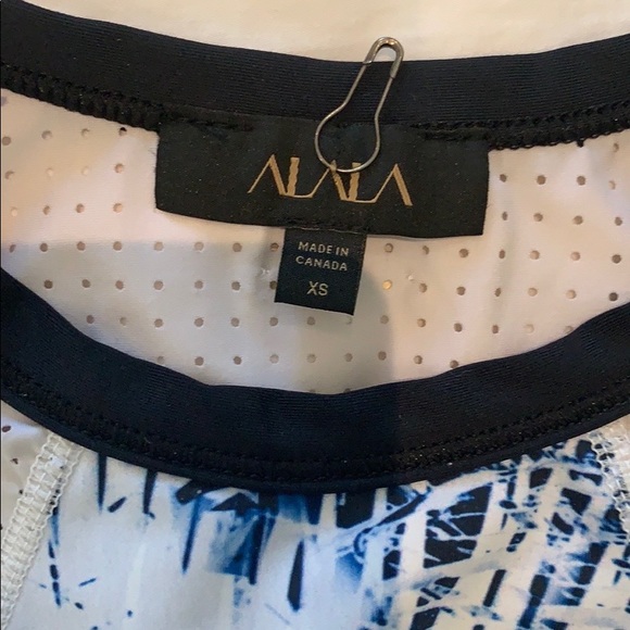 Alala crop mesh workout tank/bra - Picture 2 of 3